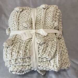 Pottery Barn Edilon Bobble Chunky Knit throw /blanket